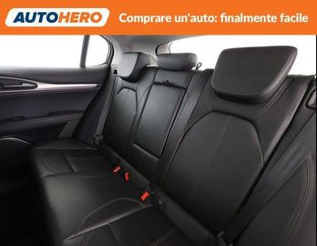 Alfa-Romeo Stelvio - 9