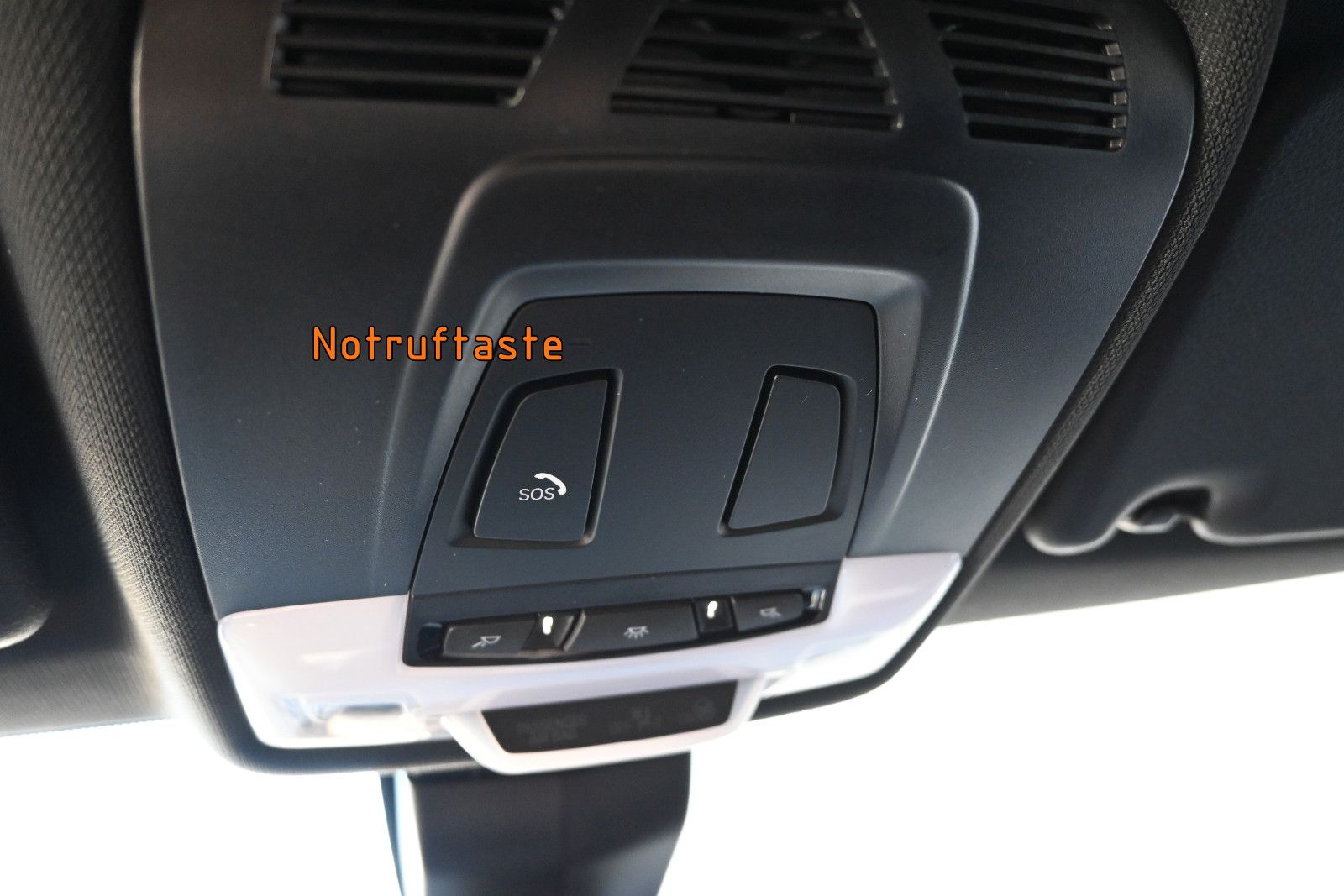 Fahrzeugabbildung BMW 218i Active Tourer M Sport °AHK°PDC°SITZHEIZ°