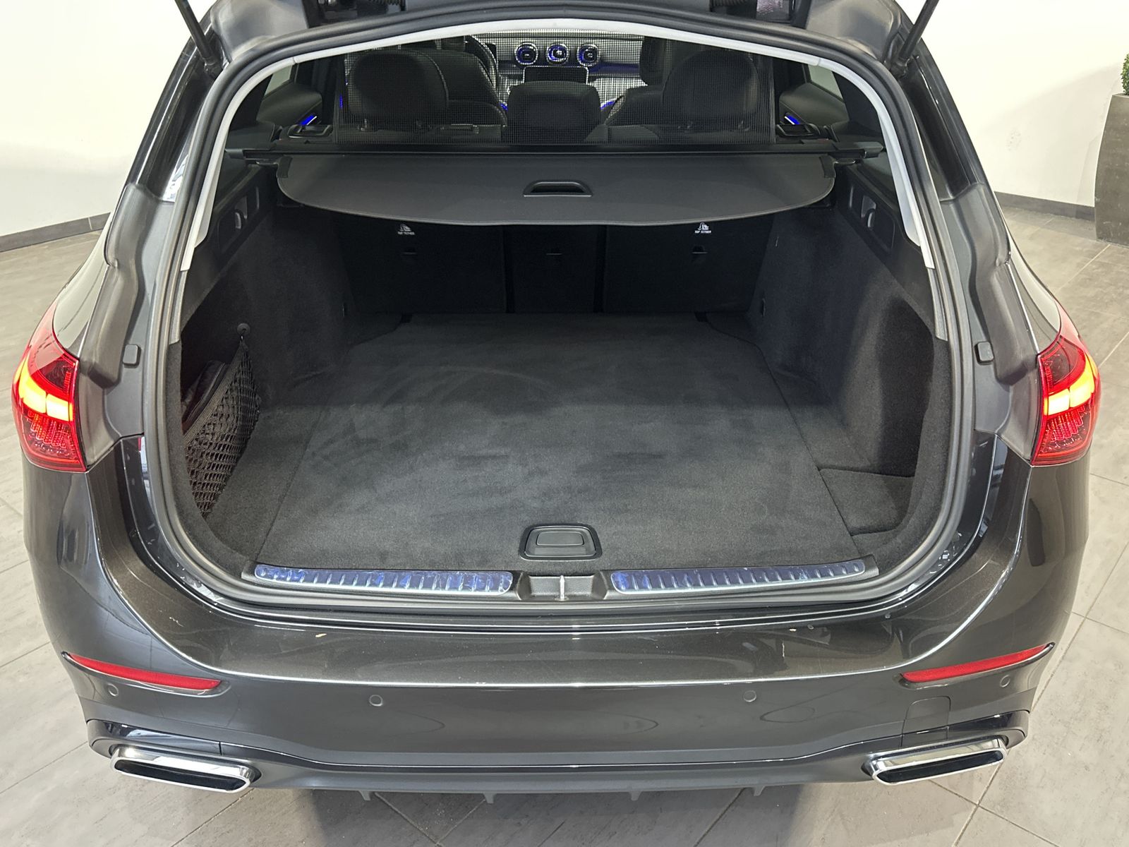 Fahrzeugabbildung Mercedes-Benz C 300d T AMG-Line NAV+LED+KAM+V-COCKPIT+AHK+PANO