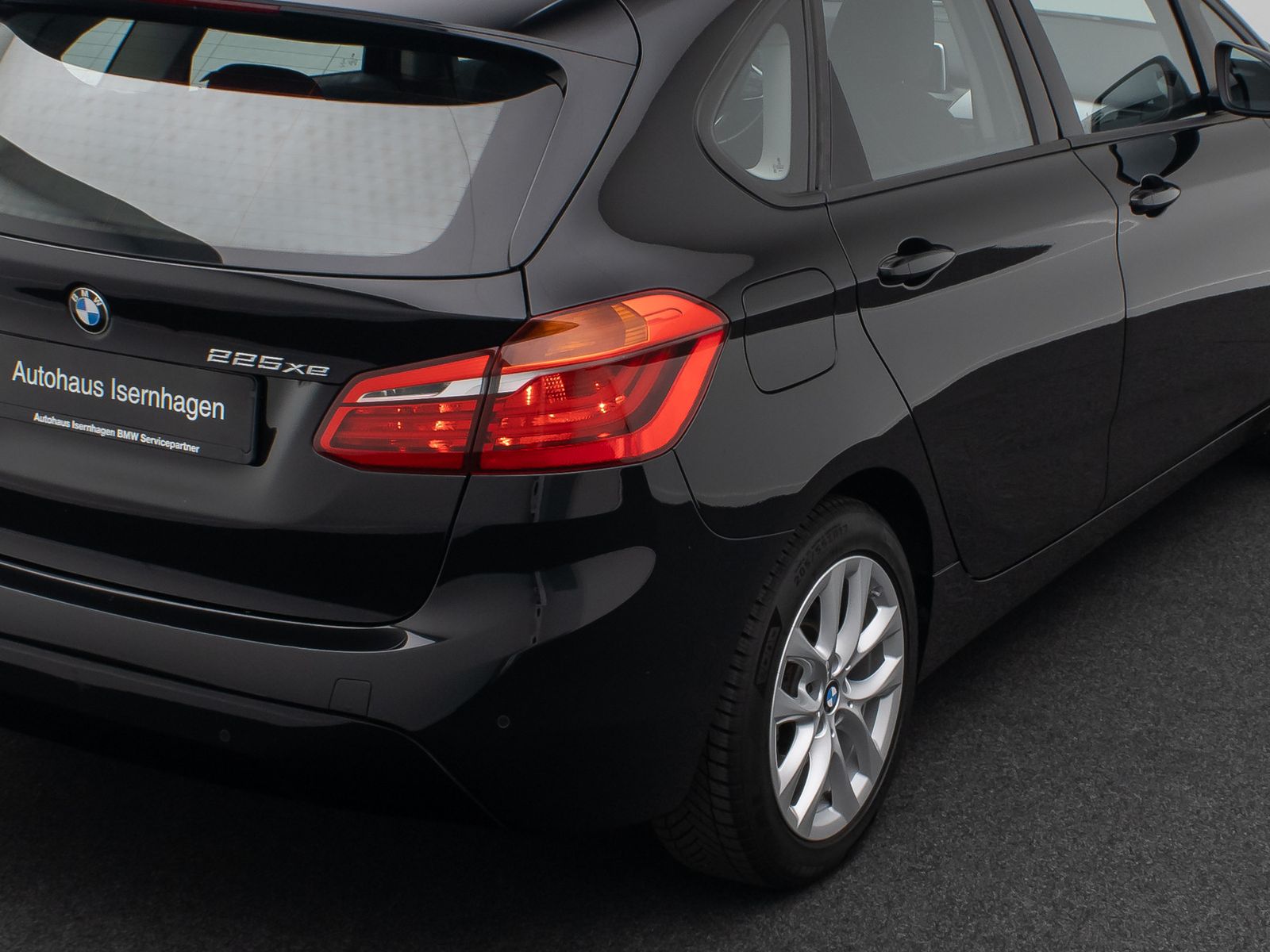 Fahrzeugabbildung BMW 225xe iPerf  Active Tourer ParkAss Navi WLAN PDC