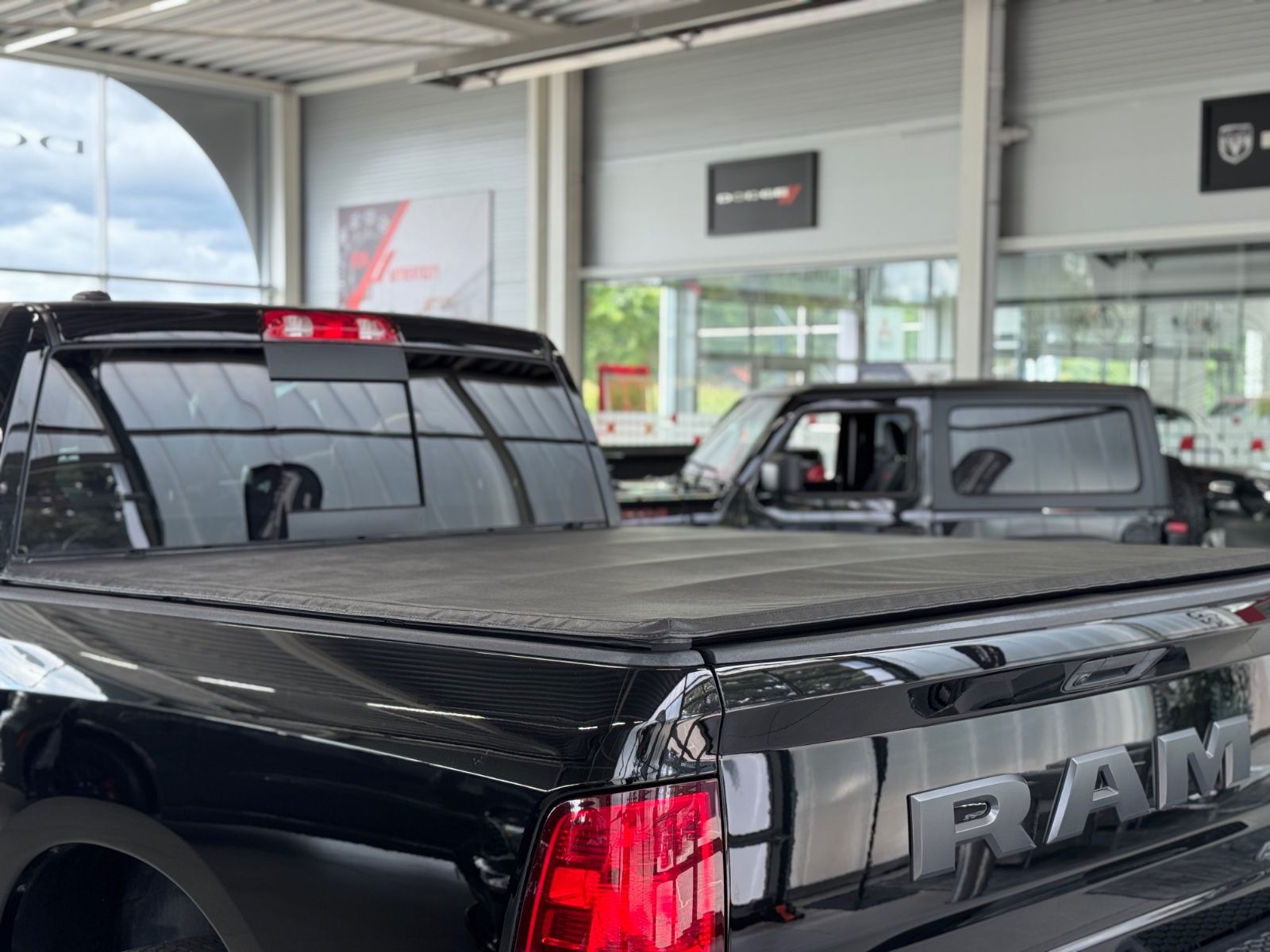 Fahrzeugabbildung Dodge RAM 1500 Classic Black Edition LPG LED TOP