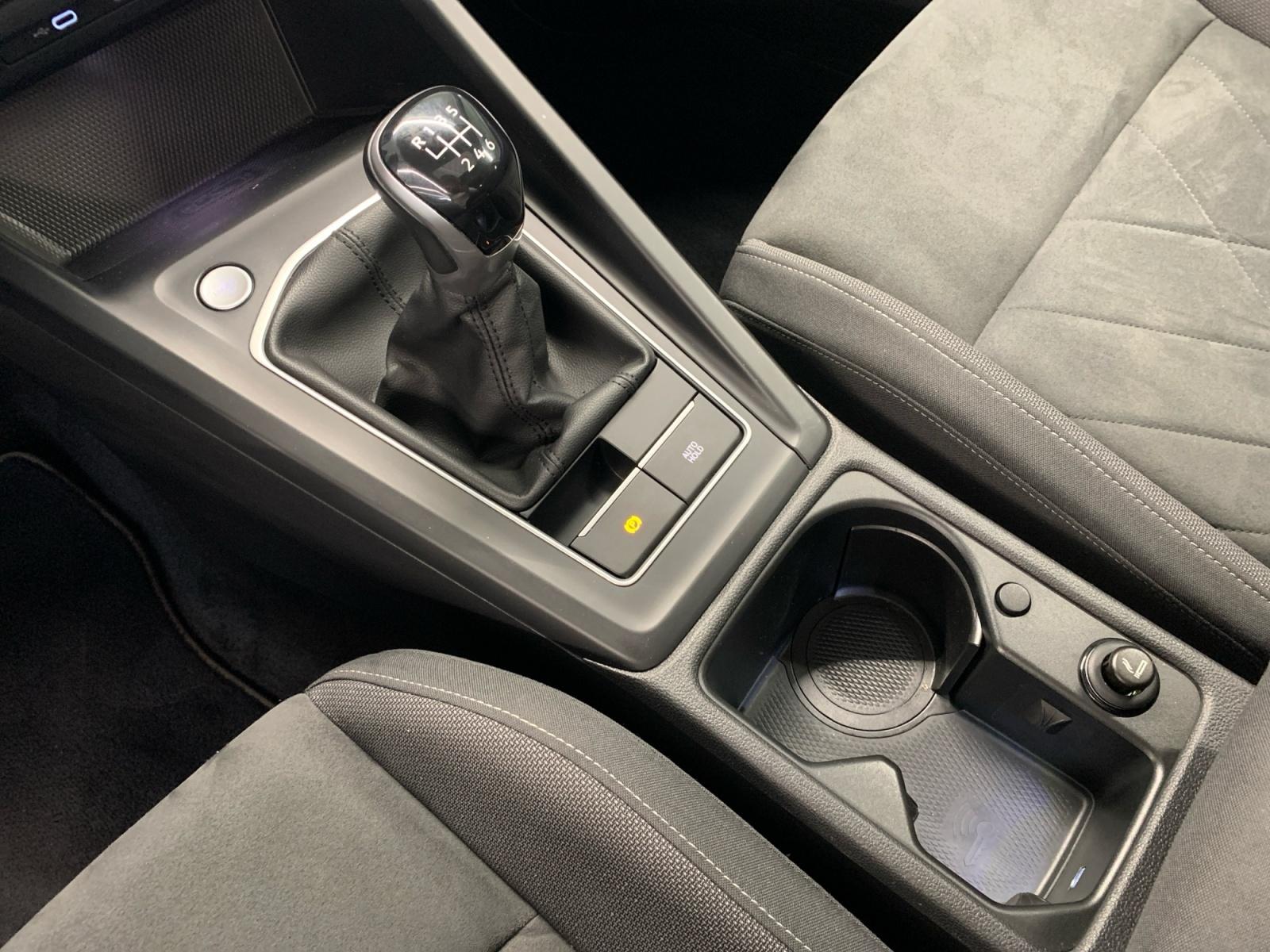 Volkswagen Golf VIII Life 1.5 TSI PANO MATRIX APP KAMERA, миниатюра 18