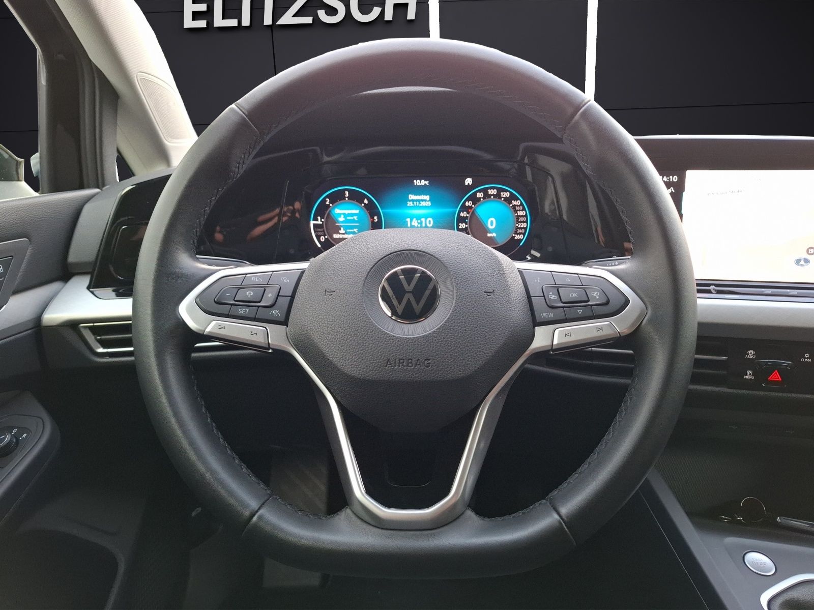 Fahrzeugabbildung Volkswagen Golf VIII TDI Navi ACC PDC SH