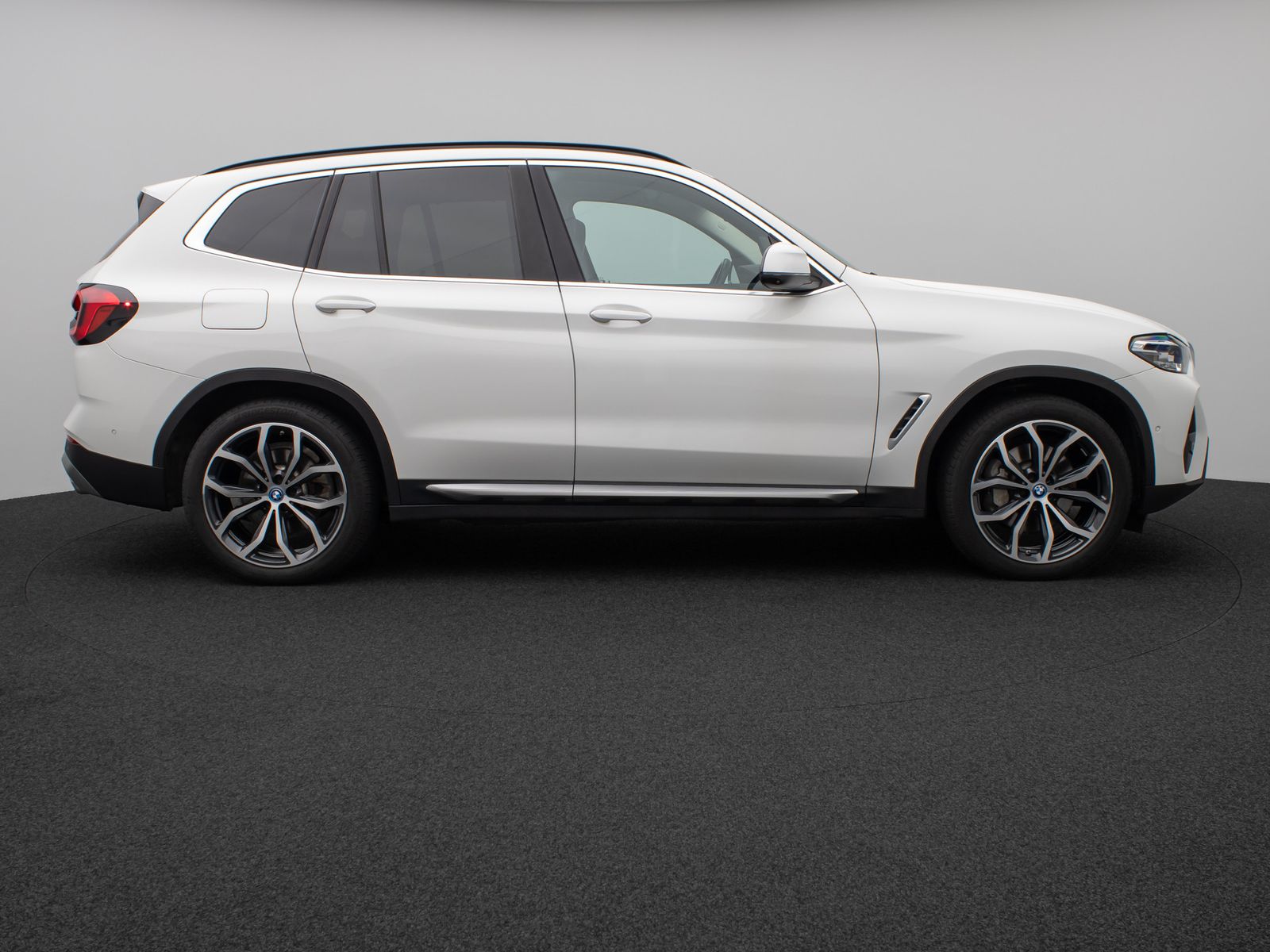 Fahrzeugabbildung BMW X3 xD30e Panorama 360°HUD DAB H/K Komfort 20Zoll