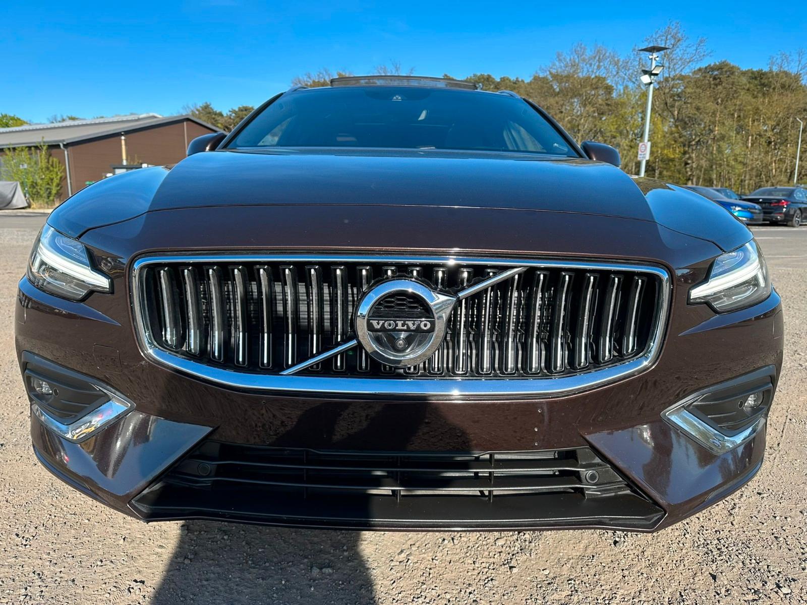 Volvo V60 Kombi Inscription 2.0 360 Kamera,Panora,VOLL