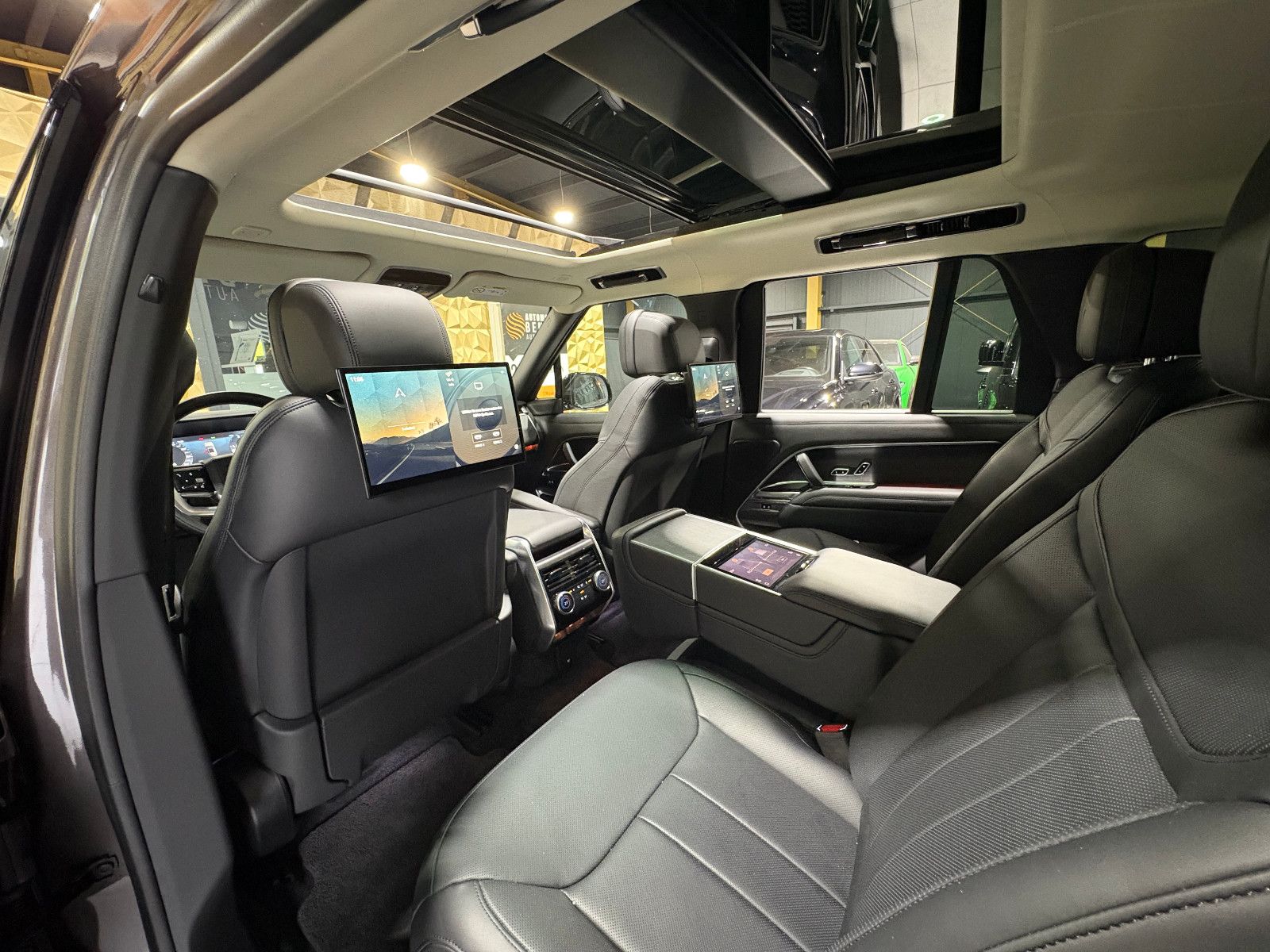 Fahrzeugabbildung Land Rover Range Rover D350/FIRST-EDITION/PANO/FOND-TV/360°