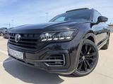 Volkswagen Touareg 3.0 TSI*R LINE*BlackS*PAN*MATRI*LUFT*VOL - Volkswagen Touareg mit Benzin-Antrieb
