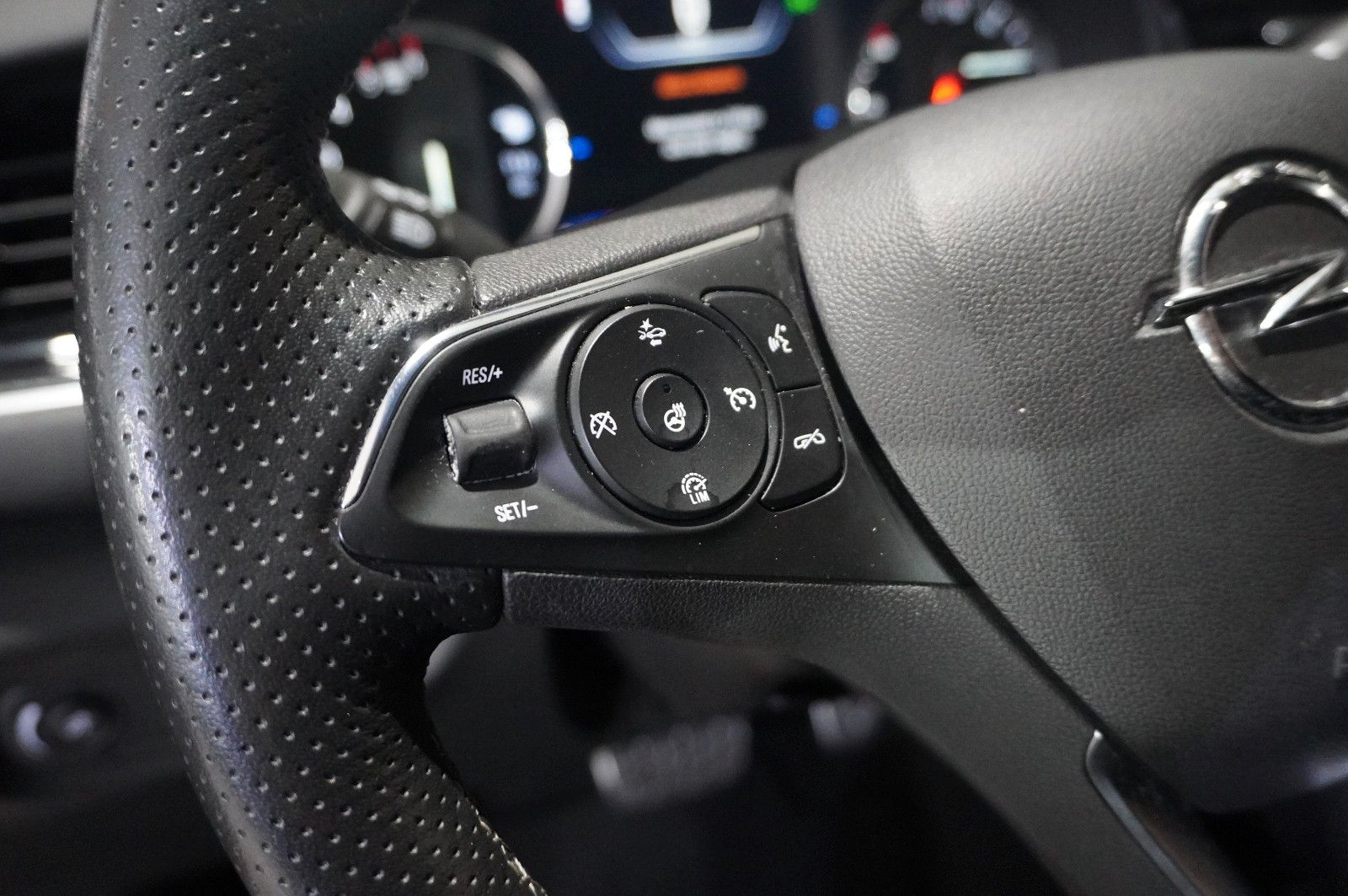 Fahrzeugabbildung Opel Insignia B GS 2.0D ELEGANCE NAVI/OPC/KAMERA/HUD