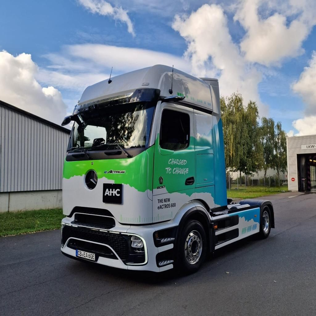 Fahrzeugabbildung Mercedes-Benz eActros 600 LS LED KlimaA Navi Luft SoundSys LM