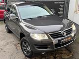 Volkswagen Touareg 3.0l V6 TDI*AUTOM*XENON*NAVI*AHK*ALLRAD - Volkswagen Touareg: V6