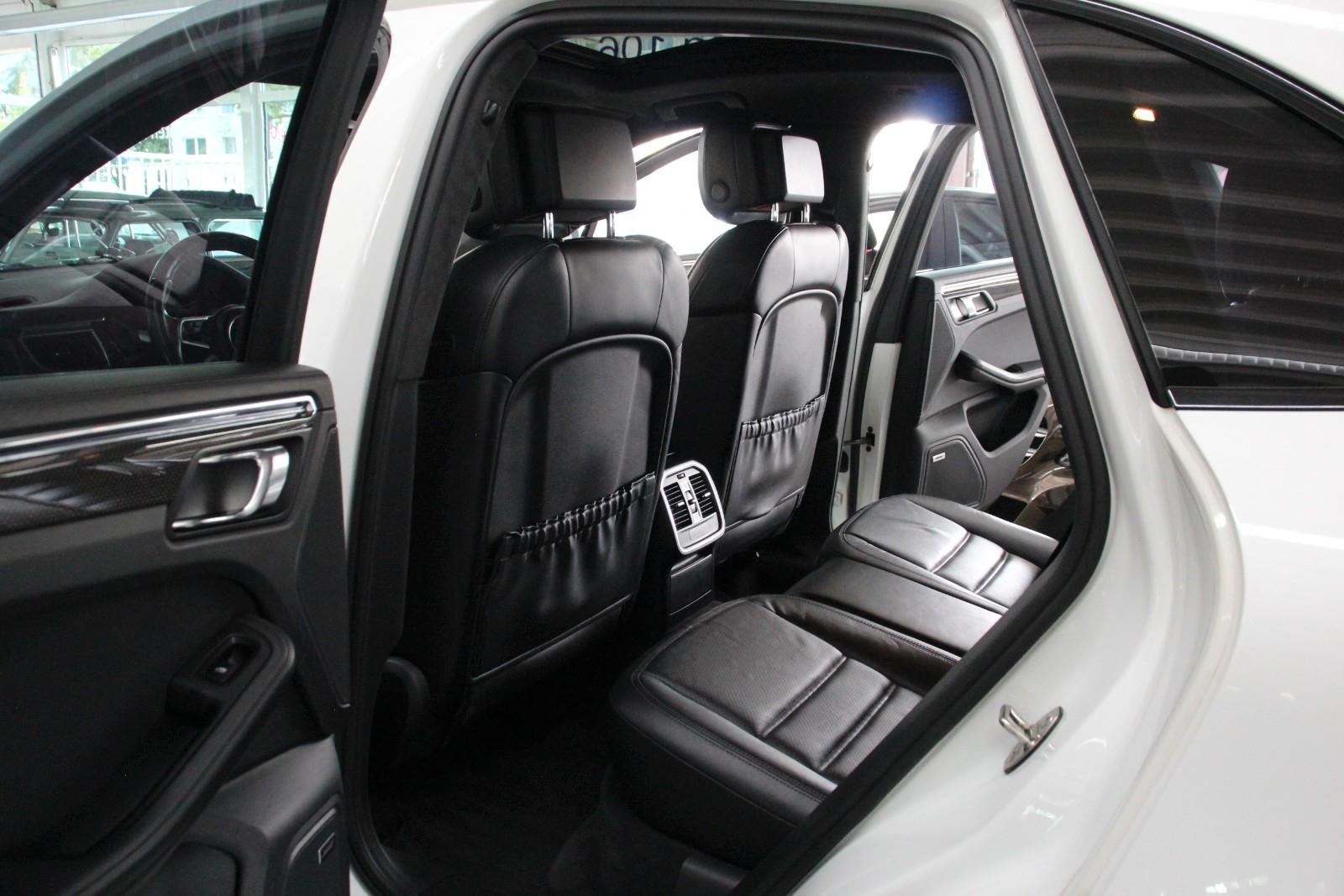 Porsche Macan Turbo *BOSE/Pano/Sitzbelüftung*