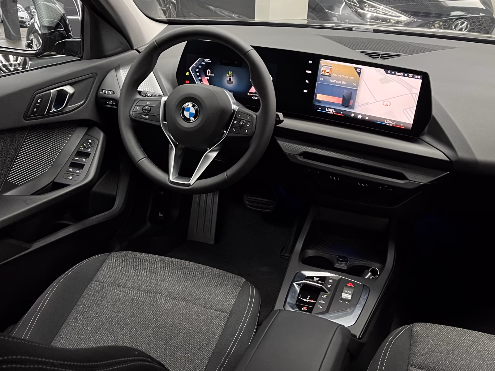 BMW 1 Series i Aut. *SHADOW LINE* LED*LIVE COCKPIT*KAMERA, миниатюра 9