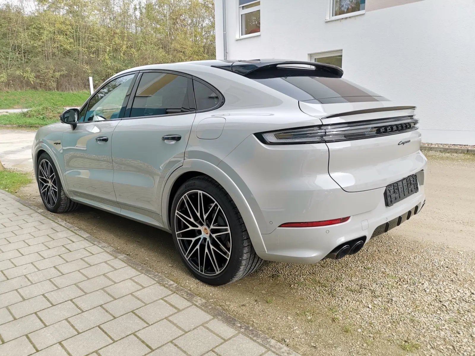 Porsche Cayenne E-Hybrid Coupe*SportDesign*KREIDE*BEIGE*