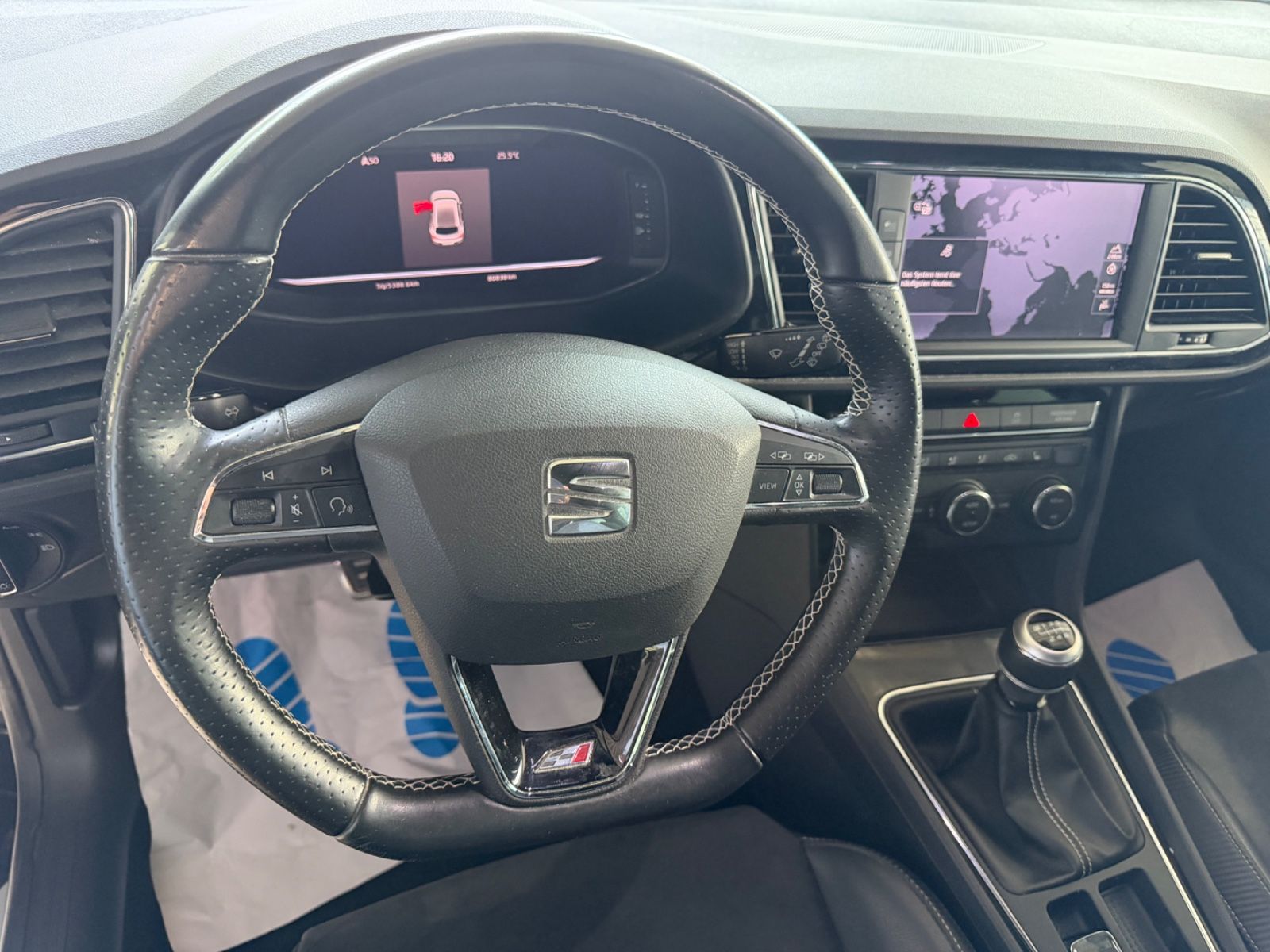 Fahrzeugabbildung SEAT Leon Cupra 300 * Schalter * 1.Hand*