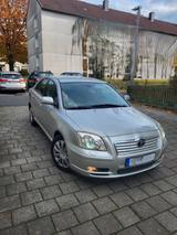 Toyota Avensis Executive 2,2-l-D-CAT Executive - Toyota Avensis aus 2005 mit Diesel-Antrieb