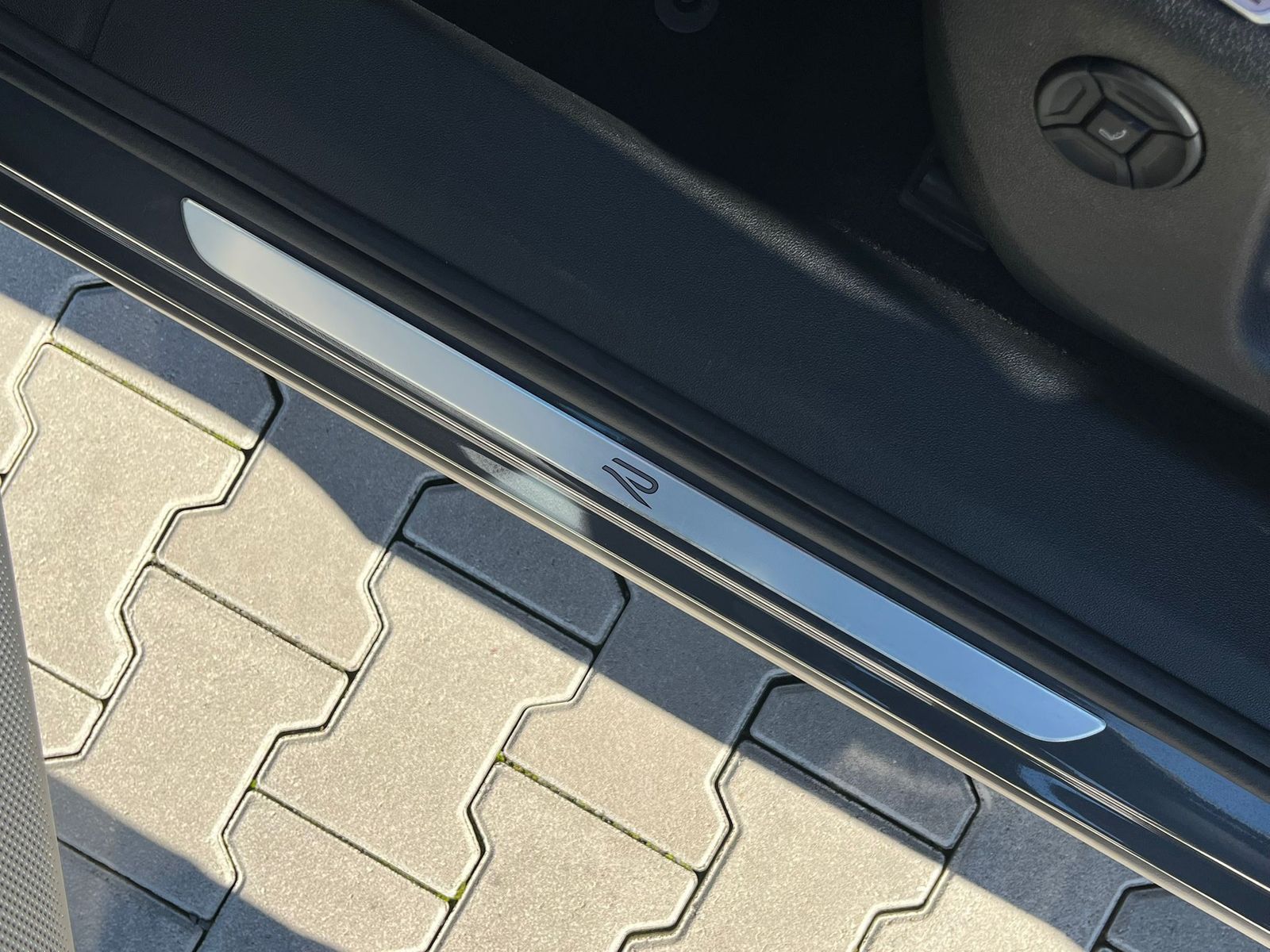 Image du véhicule Volkswagen Tiguan 2.0 TDI 4M R-Line PANO*H&amp;K*AHK*MATRIX*20".