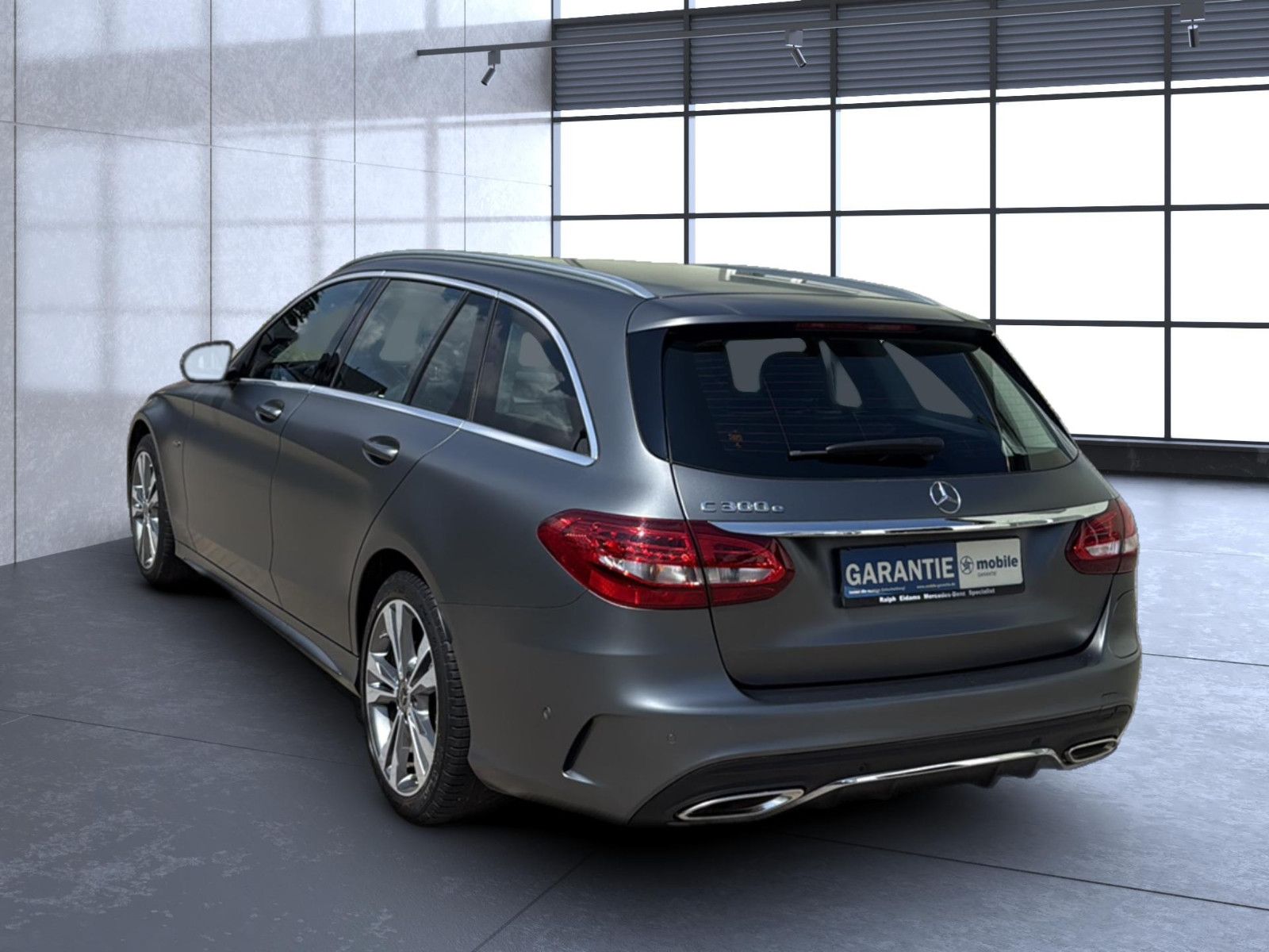 Fahrzeugabbildung Mercedes-Benz C 300 e T-Modell / unfallfrei/ AMG Line