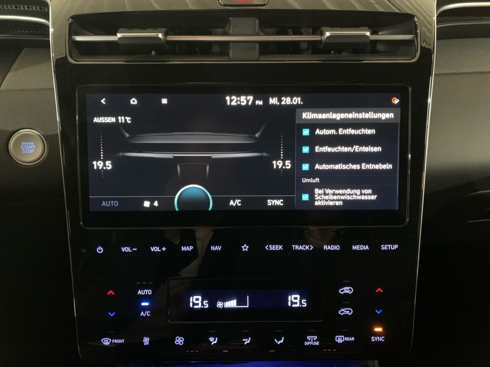 Fahrzeugabbildung Hyundai TUCSON 1.6 T-GDI 7-DCT Blackline Mild-Hybrid AHK