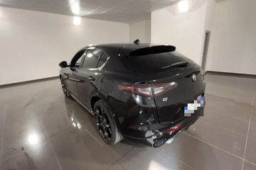 Alfa-Romeo Stelvio - 5