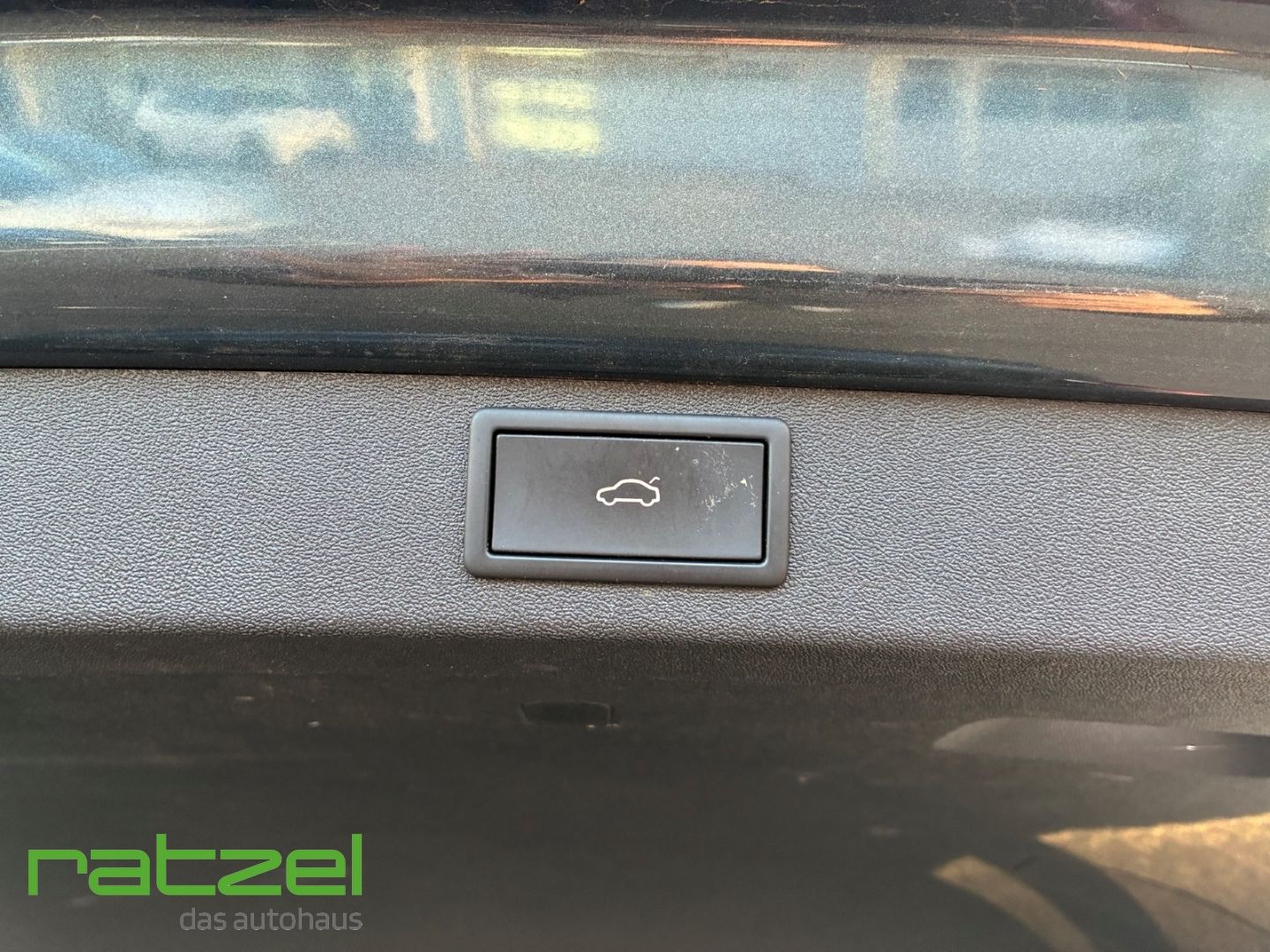 Fahrzeugabbildung SKODA Enyaq 80 ecoSuite iV 150 Navi Kamera Elektr. Hec