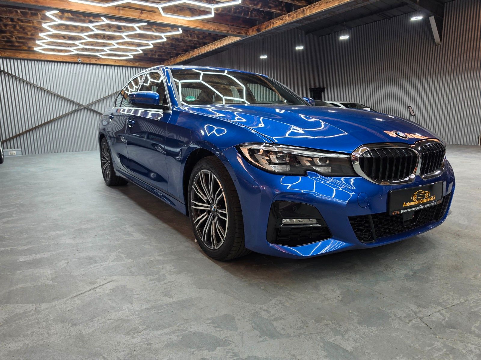 BMW 320 i xDrive M Sport/Head-Up/Driving-Assistant foto 4