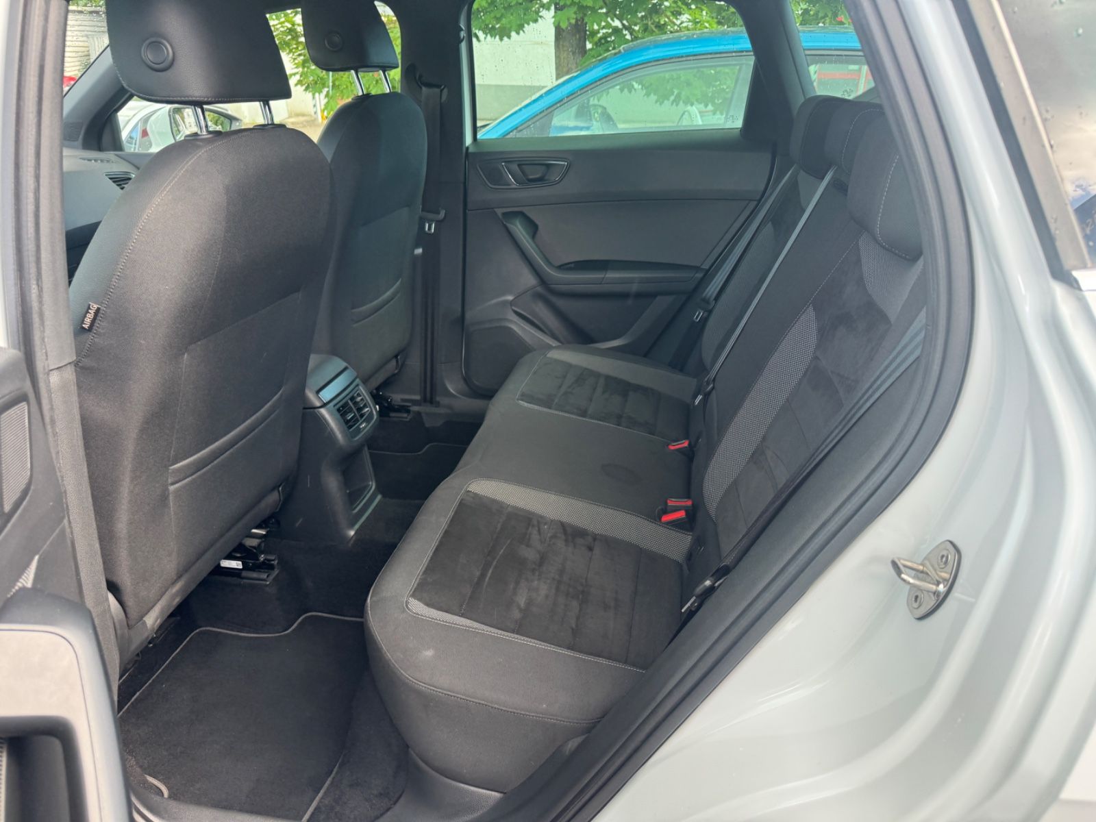 Fahrzeugabbildung SEAT Ateca Xcellence LED+Navi+AHK+Bluetooth