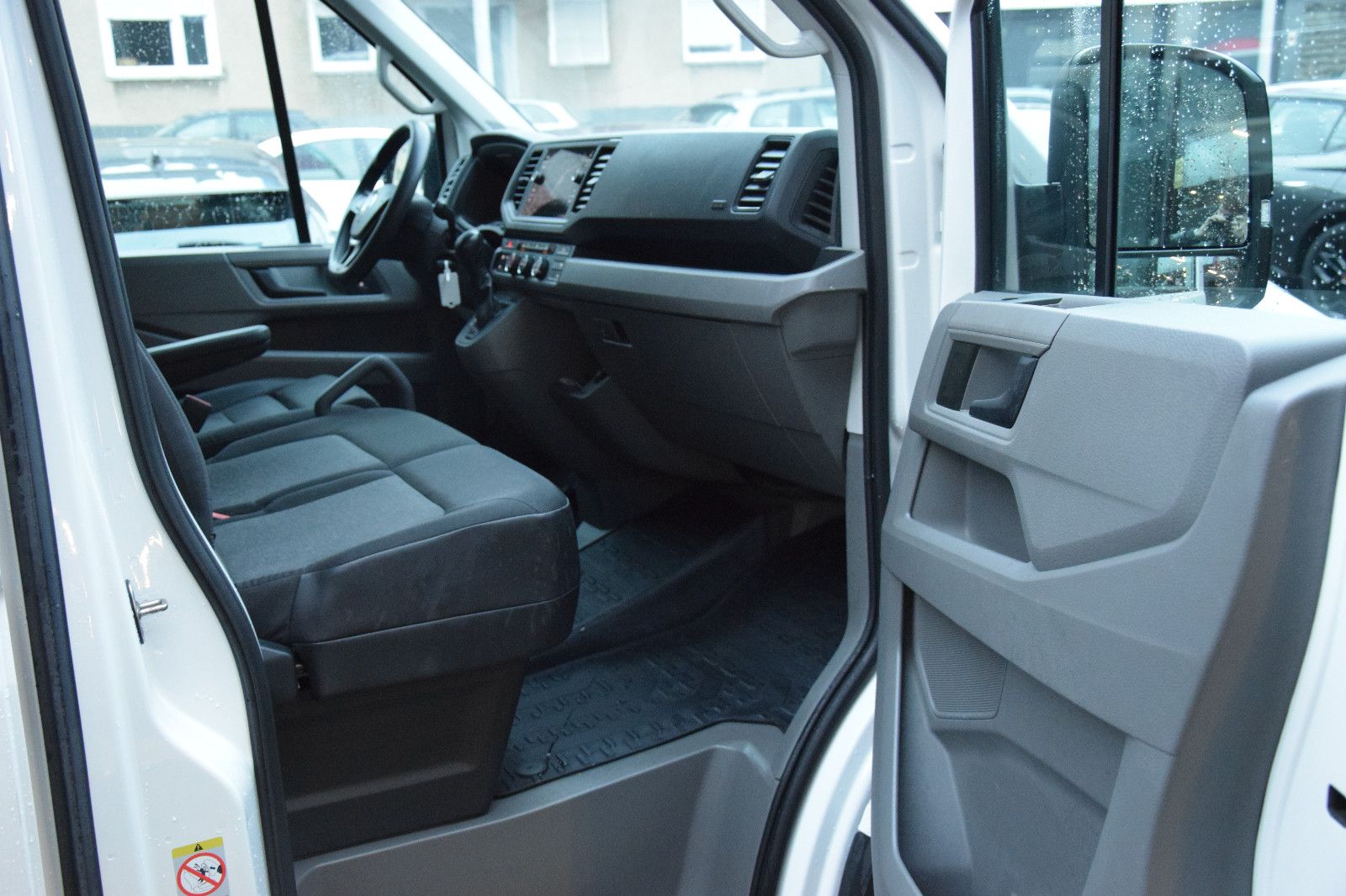 Fahrzeugabbildung Volkswagen Crafter Kasten 35 lang Hochdach FWD LED Navi Atm