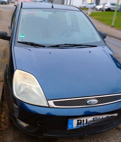 Ford Fiesta Ghia, wenig Kilometer,PDC, Fun...