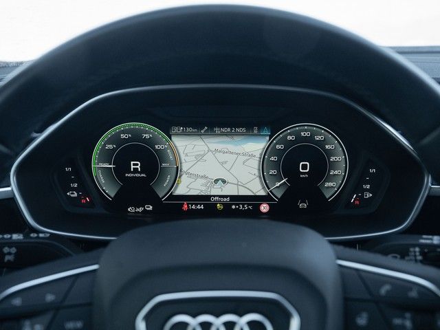 Q3 45 TFSI e S line AHK+MATRIX+RFK+NAVI