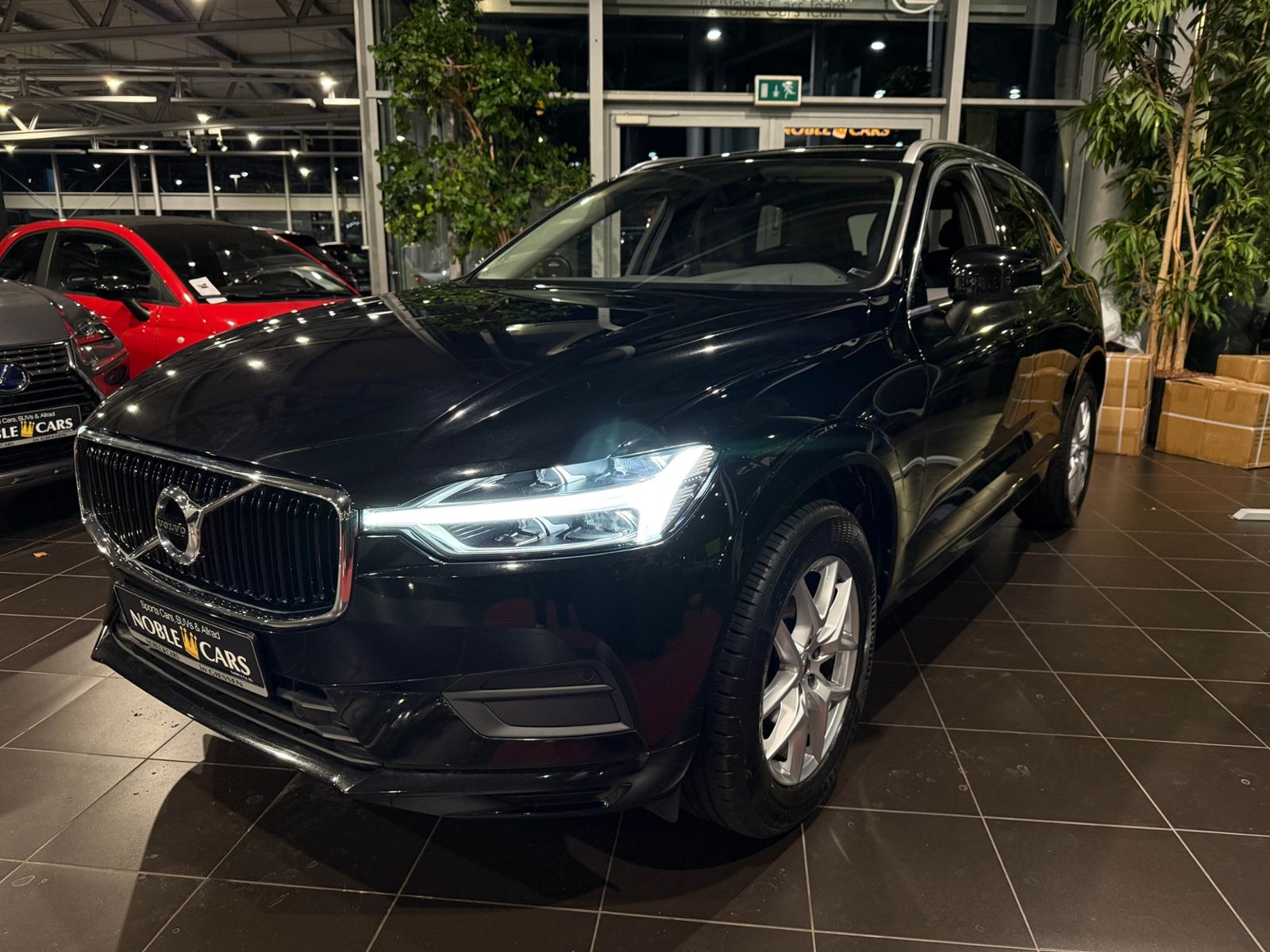 Fahrzeugabbildung Volvo XC60 Momentum Pro 2WD LED NAV DAB RFK SHZ ALU