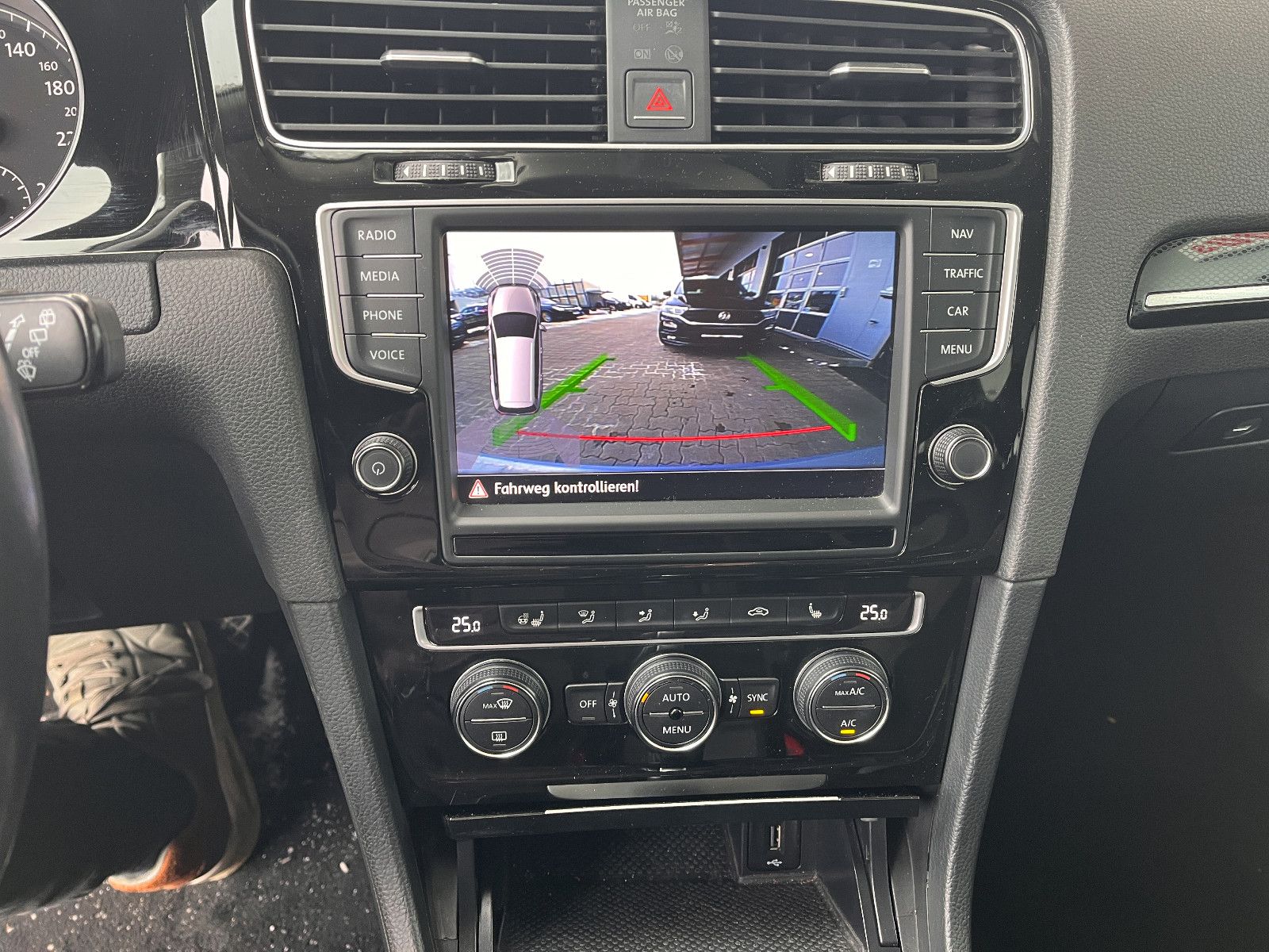 Fahrzeugabbildung Volkswagen Golf VII Variant Highline BMT Unfall