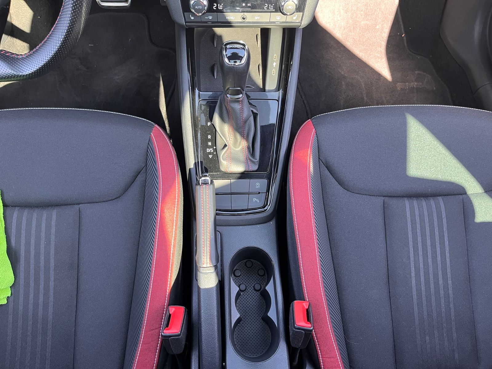 Fahrzeugabbildung SKODA KAMIQ  Monte Carlo PANO ACC KAM LED