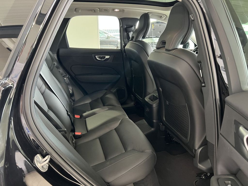 Volvo XC60 T6 Plus Dark Recharge AWD ACC Kamera Leder