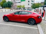Tesla Model S 75 - mit Elektro-Antrieb: Rot, Sitzheizung