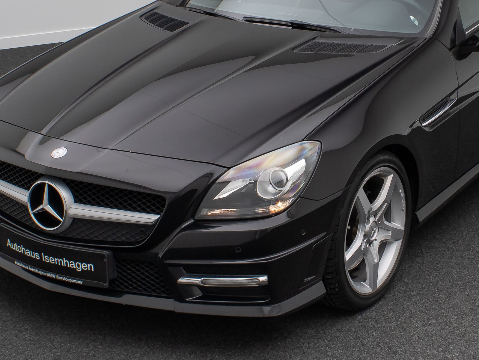 Fahrzeugabbildung Mercedes-Benz SLK 200 BlueEffic AMG PDC Tempomat Navi Leder LM