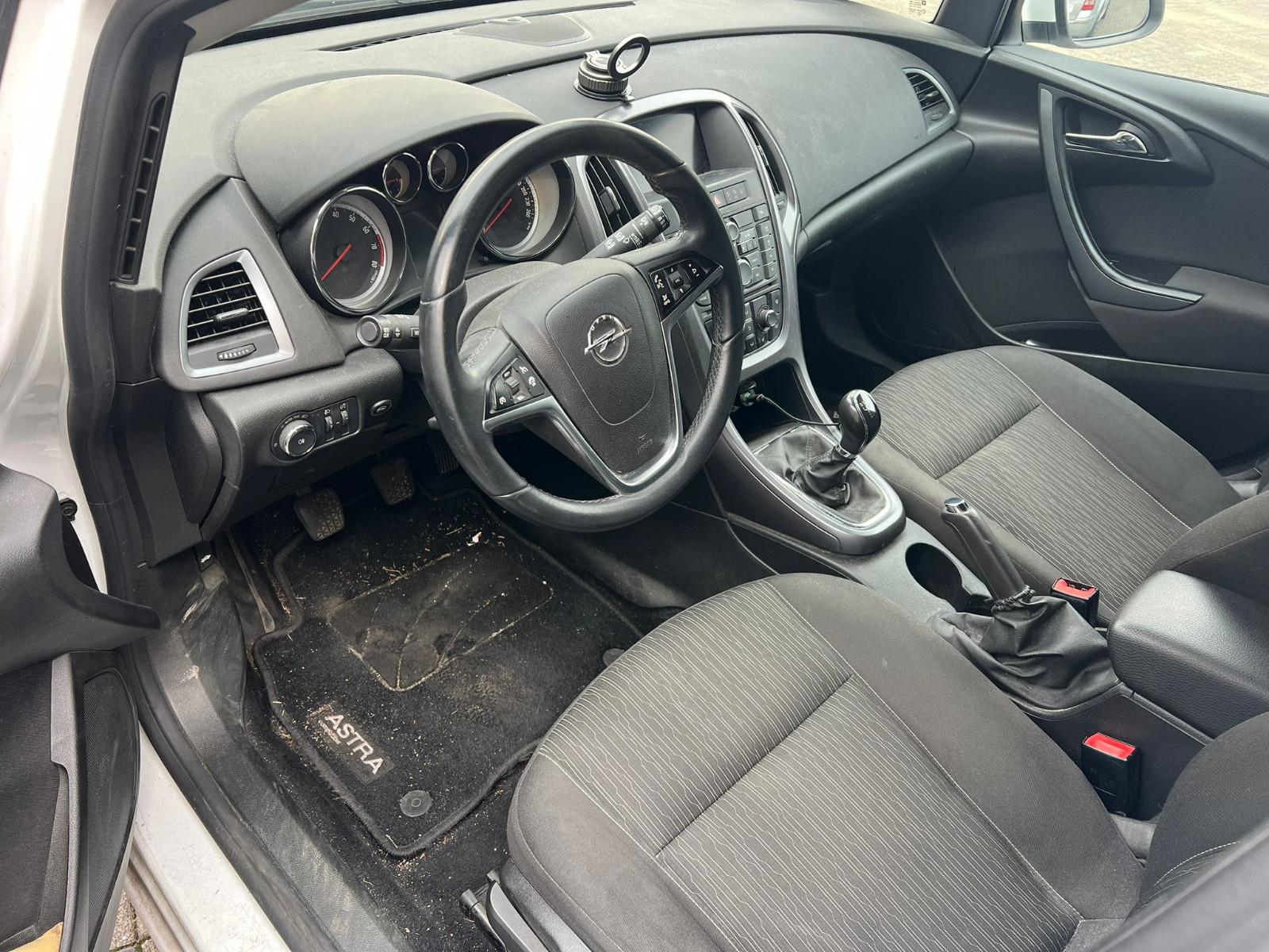 Opel Astra 2015 — photo 6