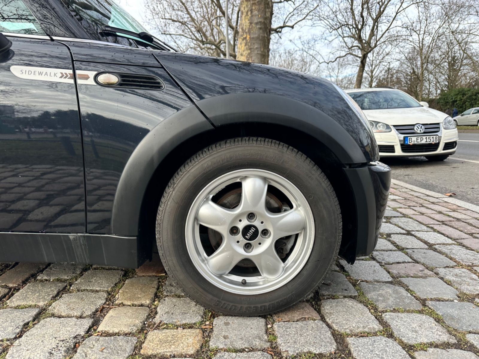 Fahrzeugabbildung MINI Cooper 1.6 Cabrio Sidewalk*PDC*Navi*Leder*