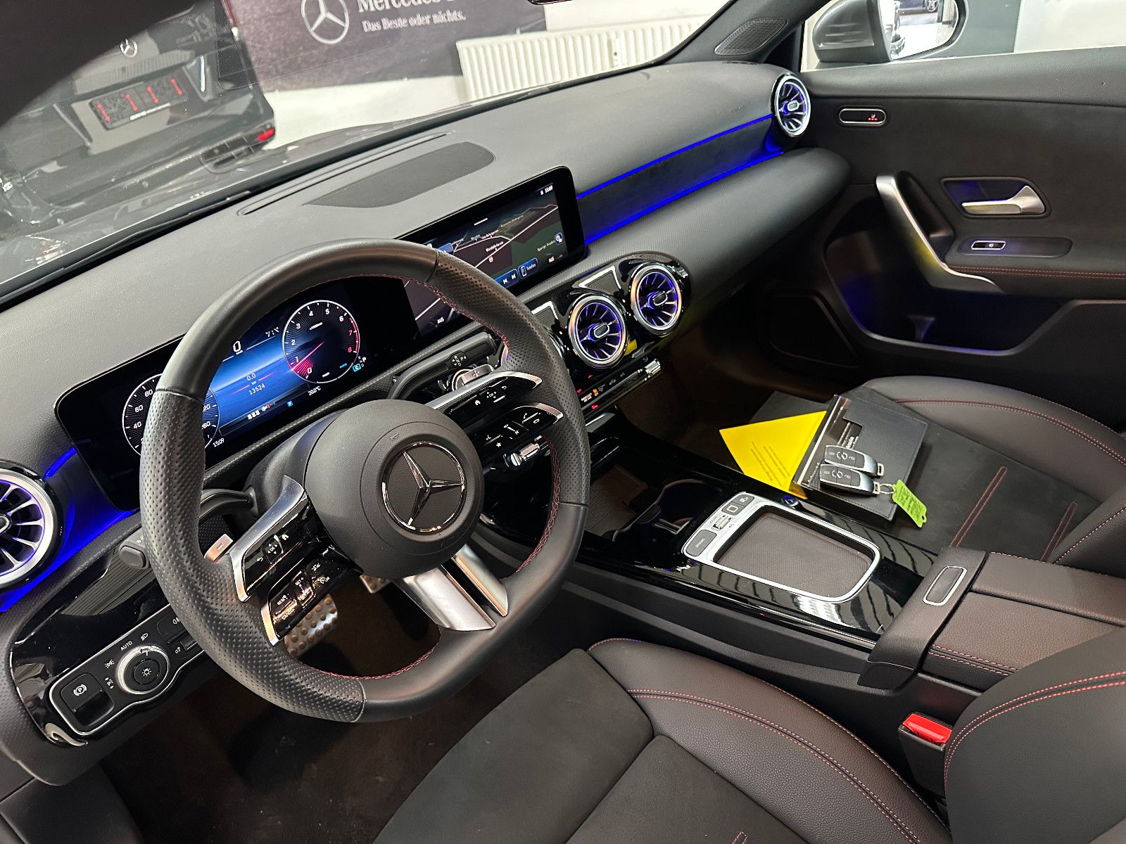 Mercedes-Benz A 180 AMG Line NAV LED PTS SHZ KEYLESS KAMERA 1H foto 16