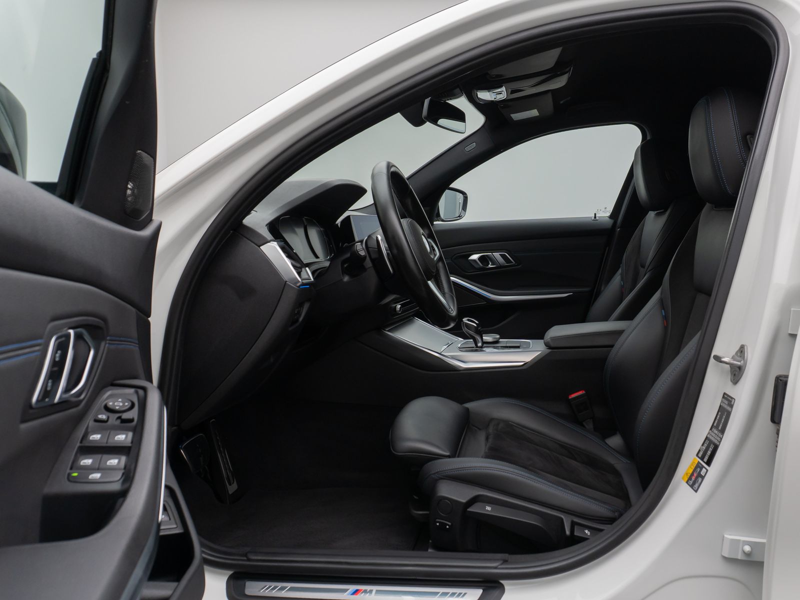Fahrzeugabbildung BMW 330e M Sport Kamera DAB H/K Geschwind Parkassist