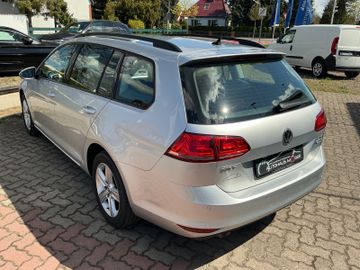 Volkswagen Golf - 6