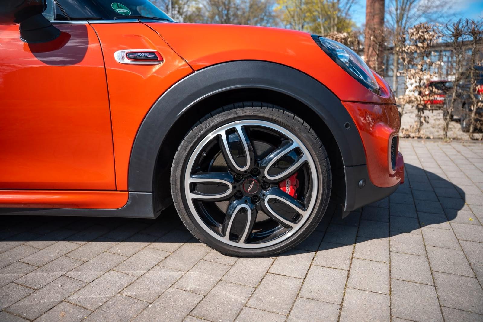 MINI John Cooper Works Cabrio John Cooper Works
