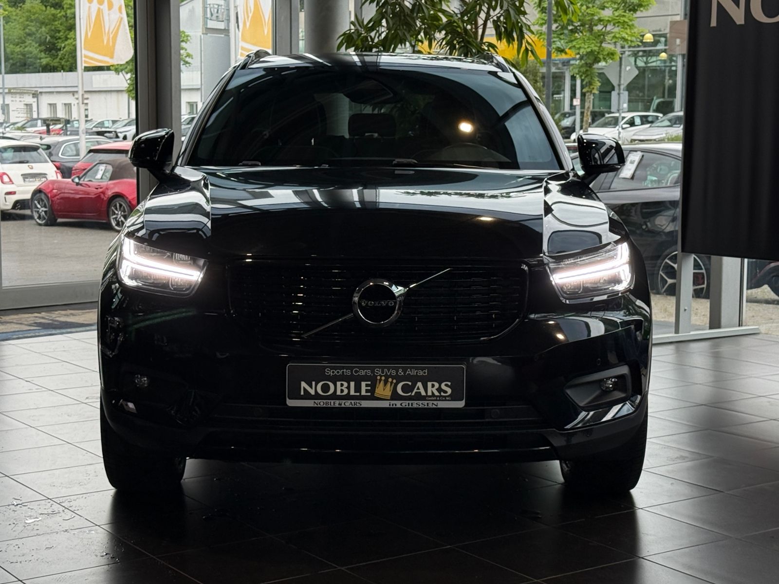 Fahrzeugabbildung Volvo XC40 R Design H/K ACC AHK KAM