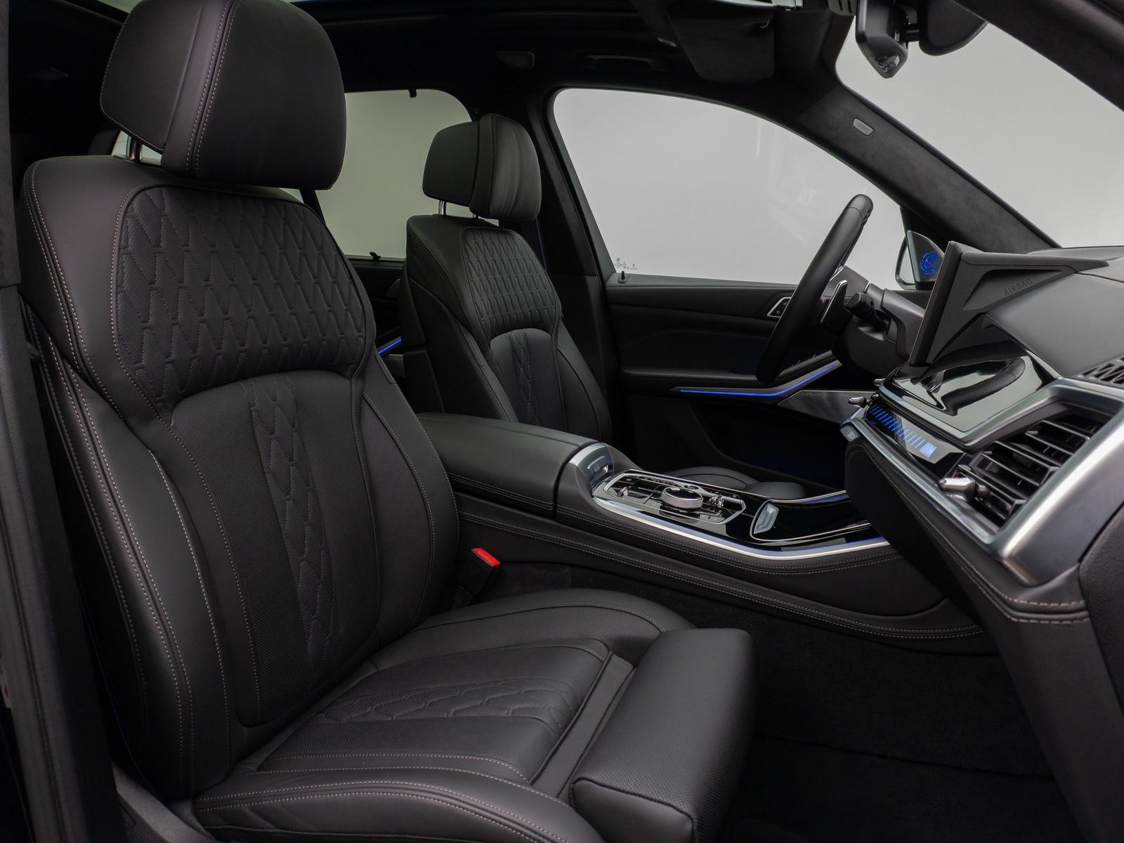 Fahrzeugabbildung BMW X5 M60i Panorama 360° B&W SoftCL Massage 22Zoll
