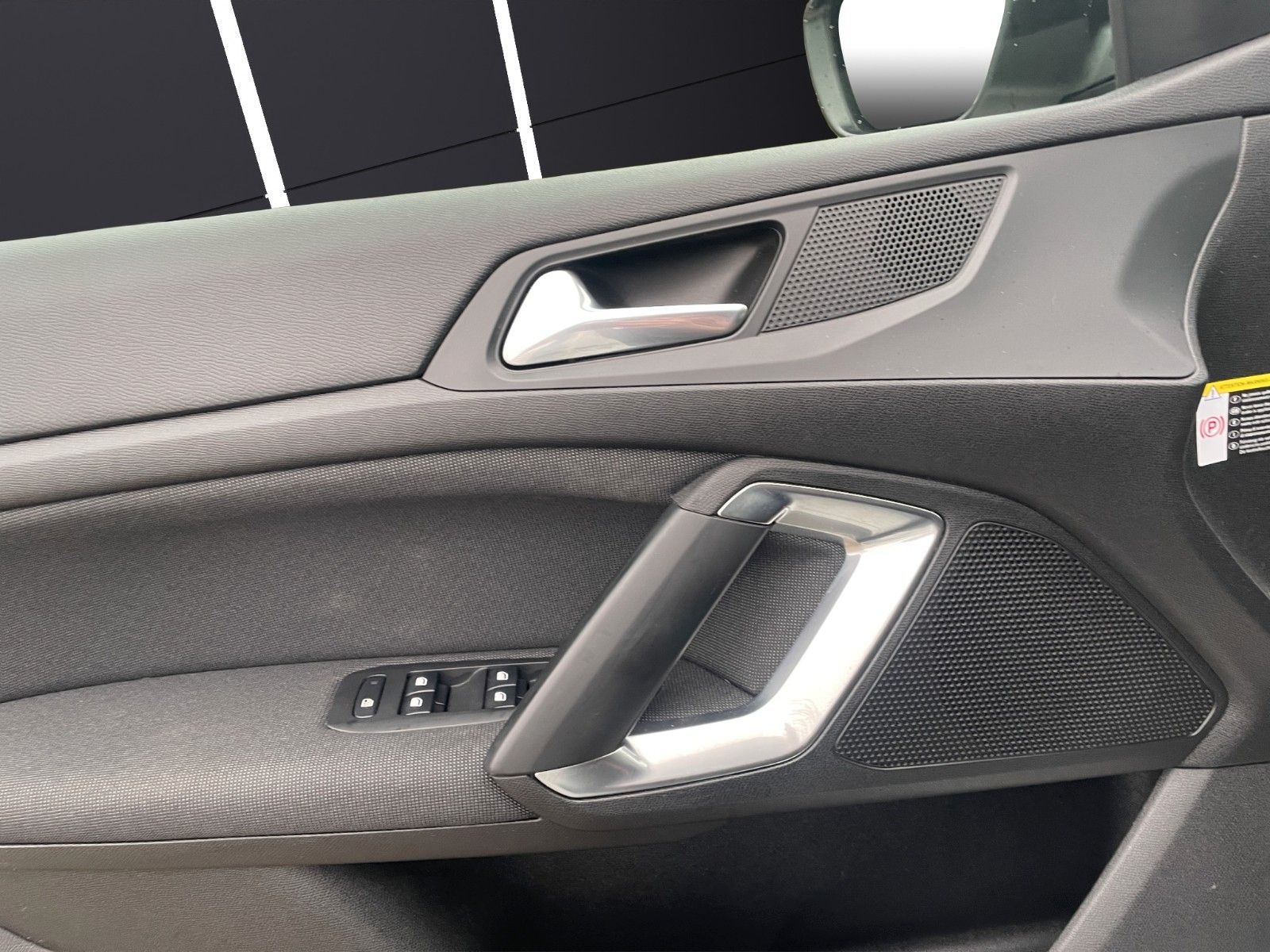 Fahrzeugabbildung Peugeot 308 SW Allure Pack*AHK*Kamera*Ambiente*Navi*