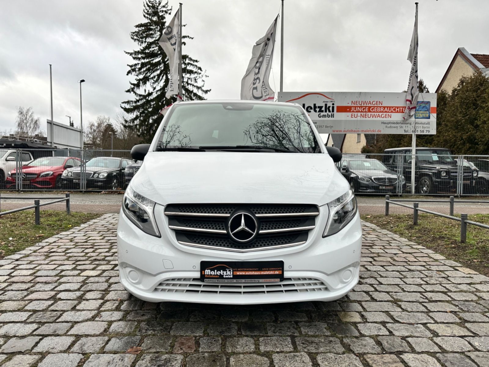 Fahrzeugabbildung Mercedes-Benz Vito 119 CDI Tourer Kompakt*5.Sitze*2xTür*StHz*