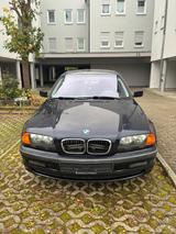 BMW 323i 6 Zylinder - BMW 323 aus 1999: 323i