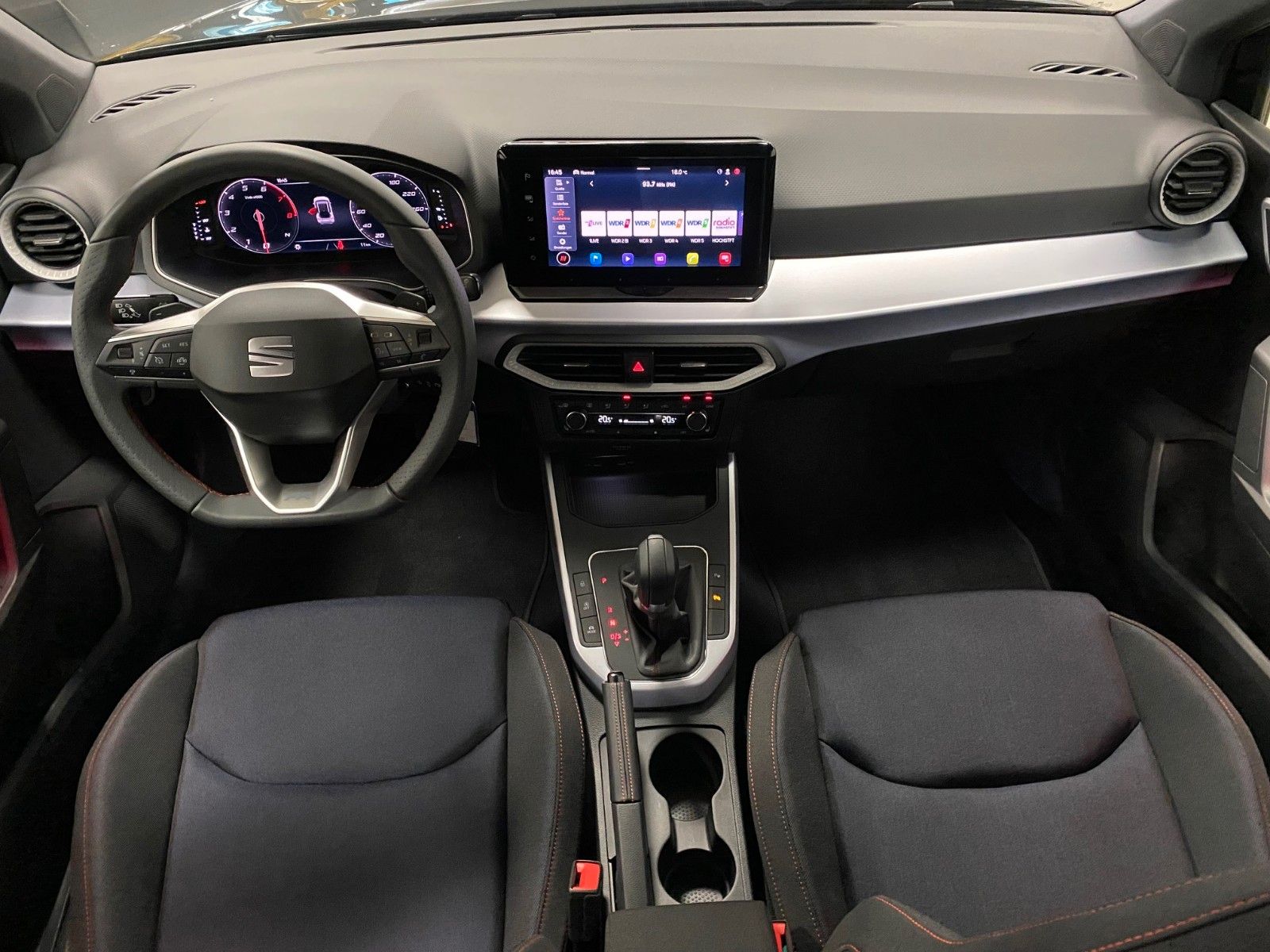 Fahrzeugabbildung SEAT Arona 1.0 TSI FR DSG+LED+VIRT.COCKPIT+NAVI+ACC++