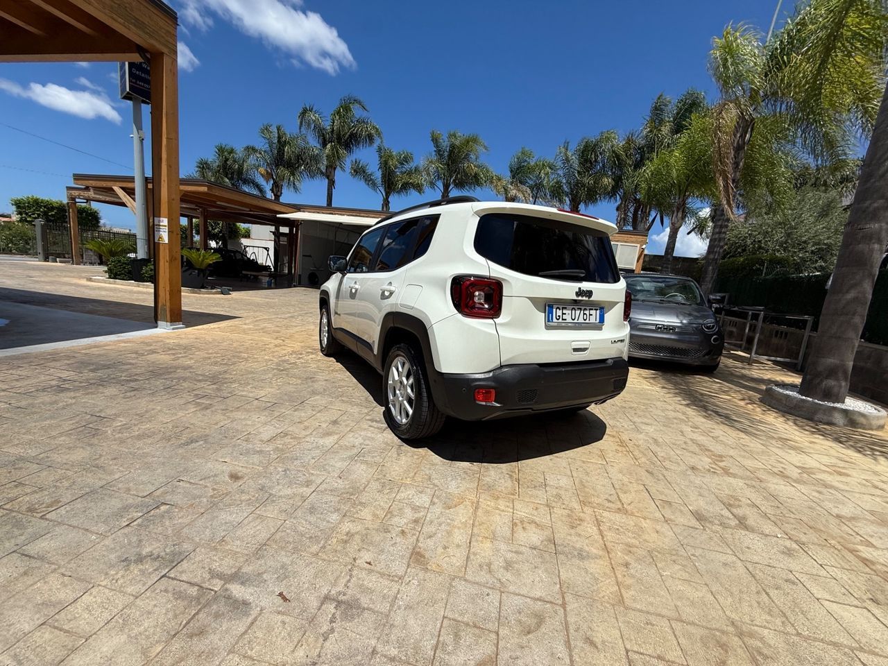Jeep Renegade 1.3 T4 190CV PHEV 4xe AT6 Limited imagem 2