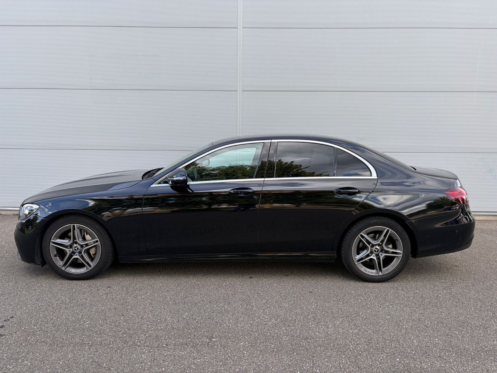 Mercedes-Benz E 200d AMG Line Head Up Widescreen imagem 3