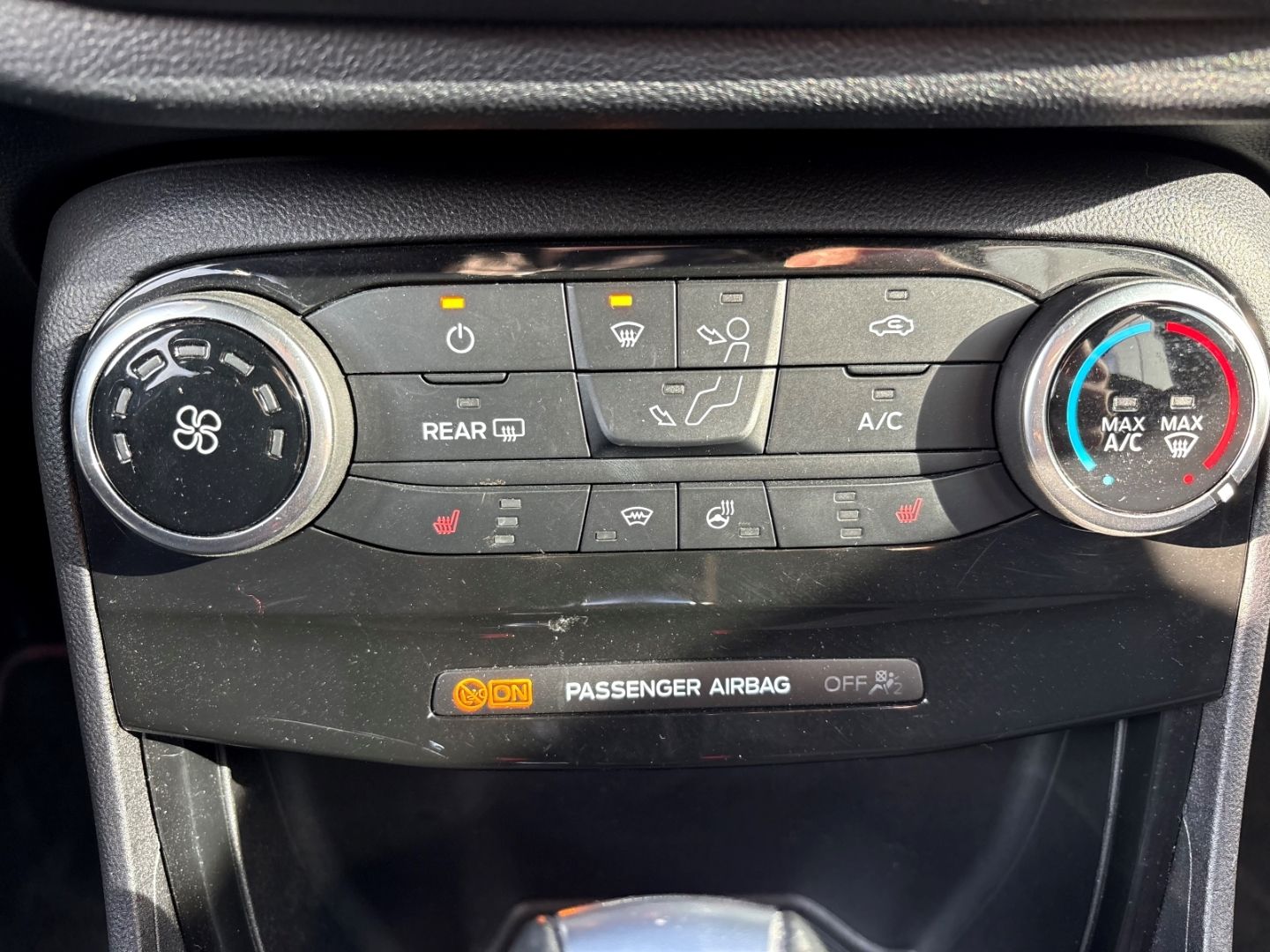 Fahrzeugabbildung Ford Puma ST-Line Navi LED DAB SHZ LenkradHZG Keyless